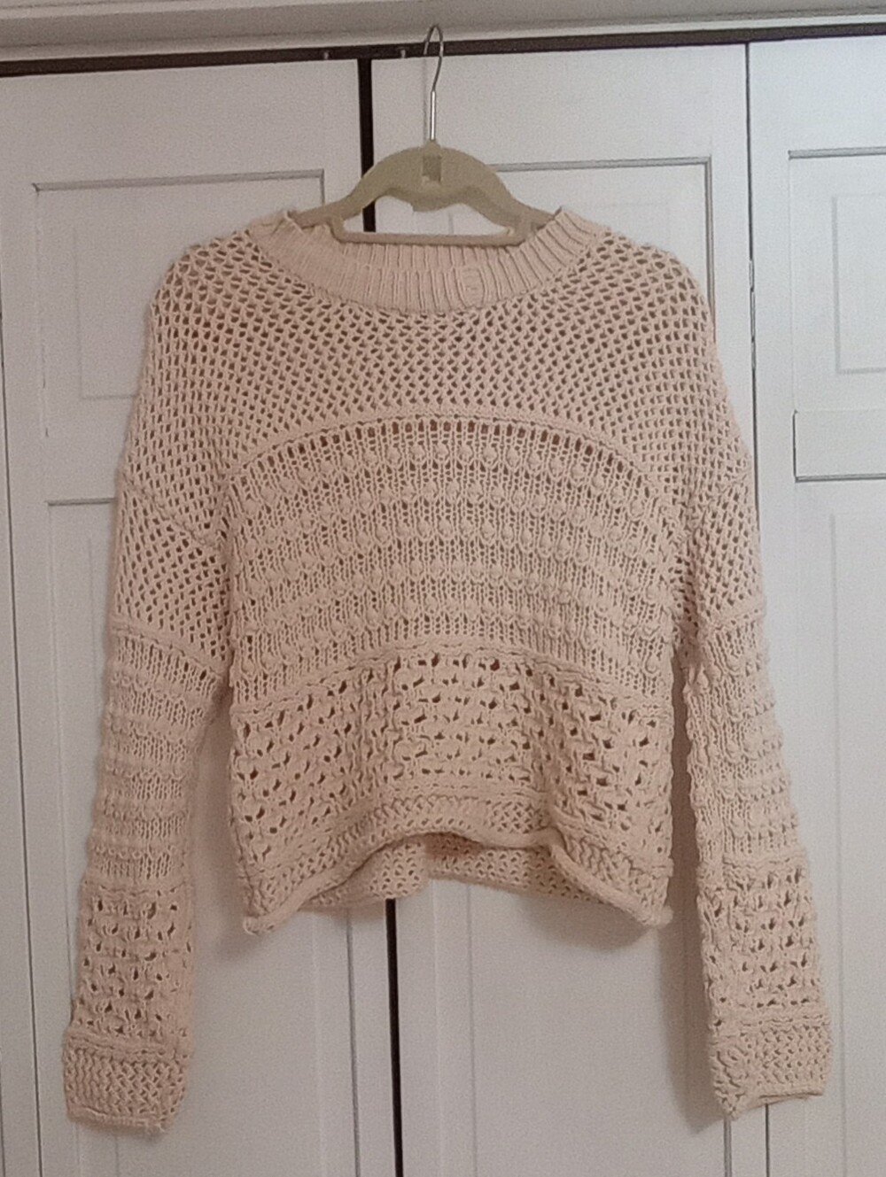 Universal Thread women's knitted pullover sweater Size Small